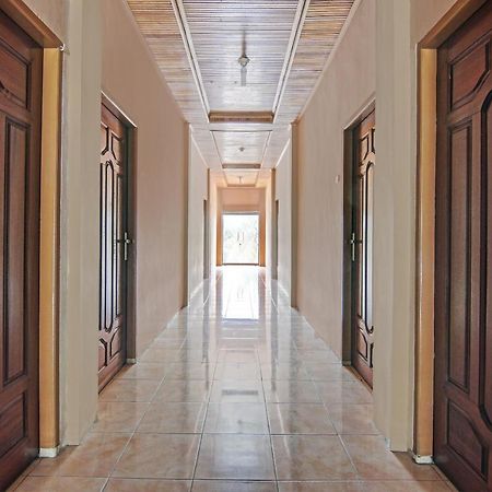 Oyo 92551 Netra Hotel Ujunbatu Buitenkant foto