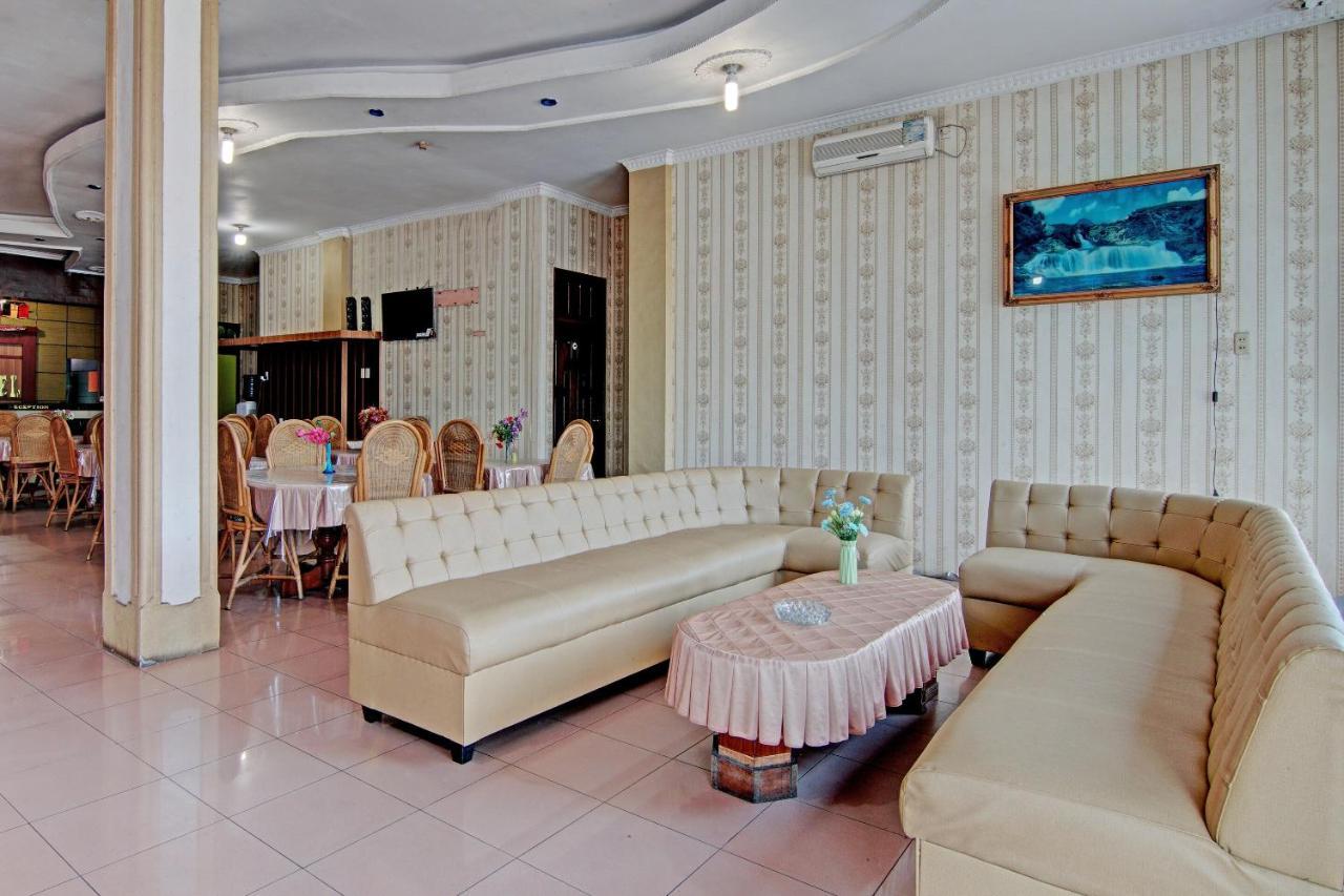 Oyo 92551 Netra Hotel Ujunbatu Buitenkant foto