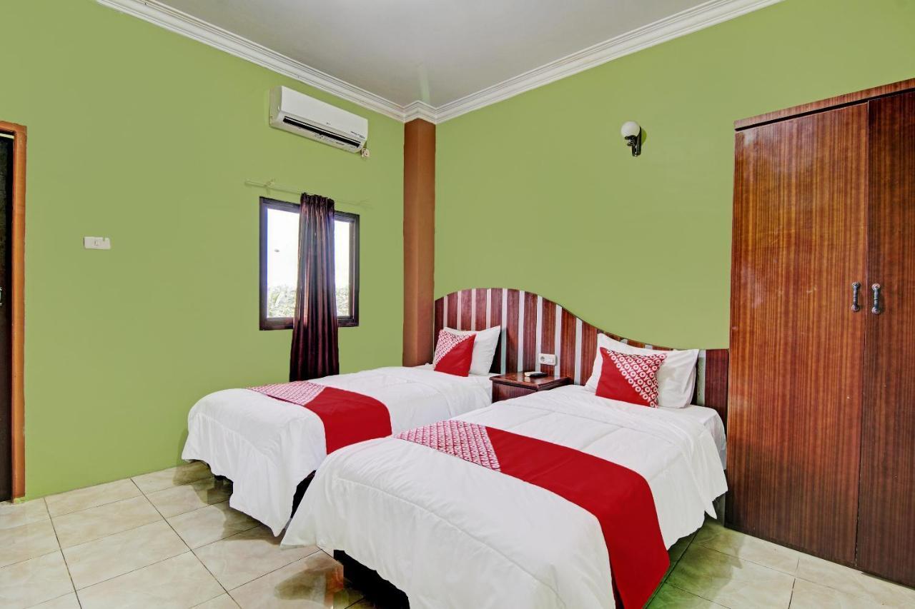 Oyo 92551 Netra Hotel Ujunbatu Buitenkant foto