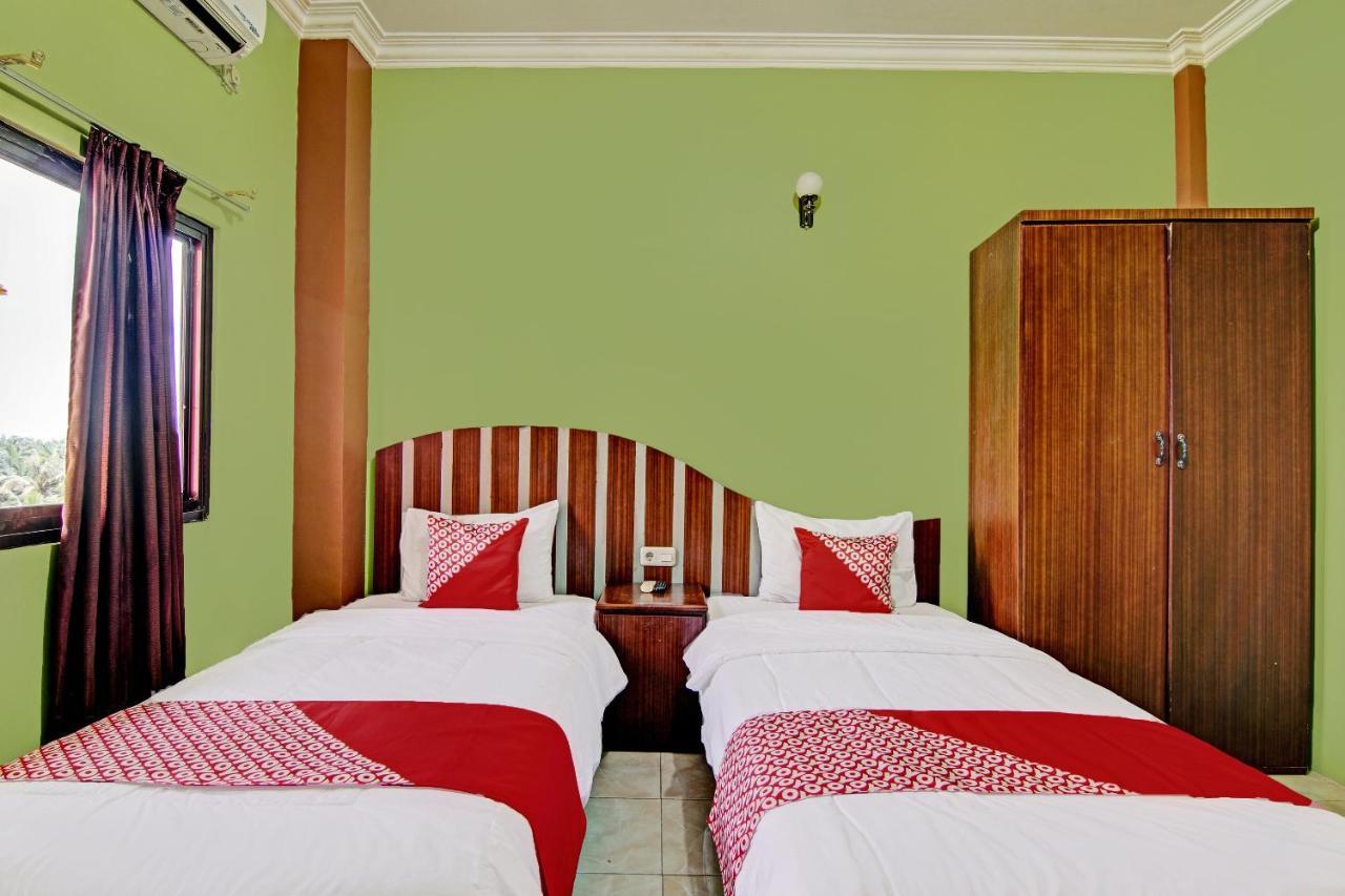 Oyo 92551 Netra Hotel Ujunbatu Buitenkant foto