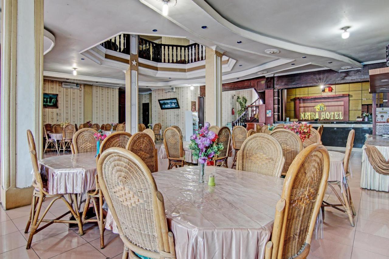 Oyo 92551 Netra Hotel Ujunbatu Buitenkant foto