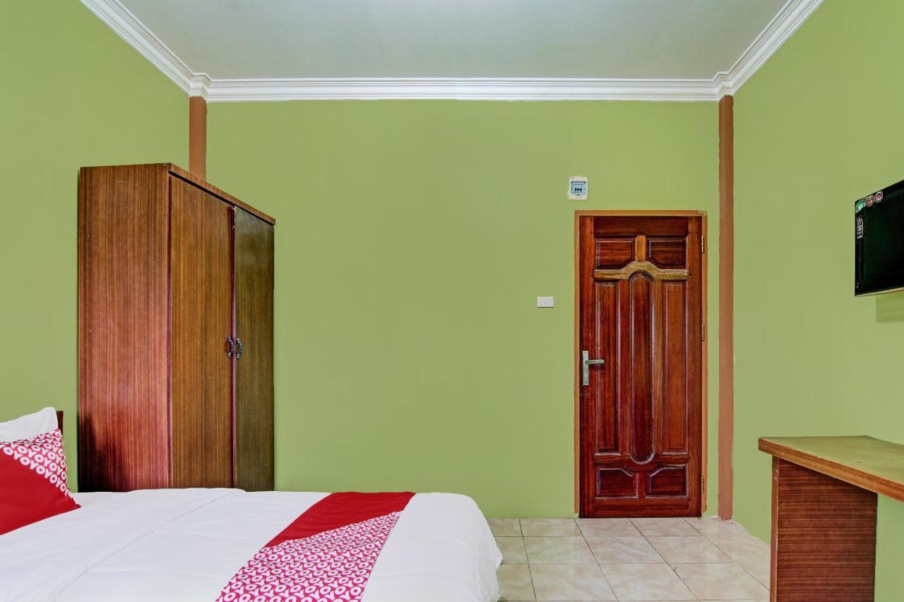 Oyo 92551 Netra Hotel Ujunbatu Buitenkant foto