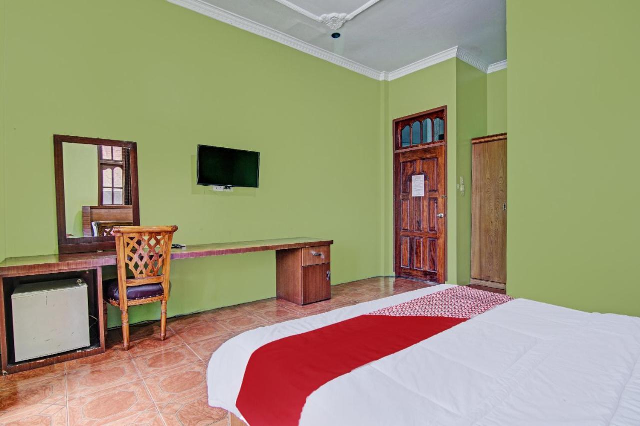 Oyo 92551 Netra Hotel Ujunbatu Buitenkant foto