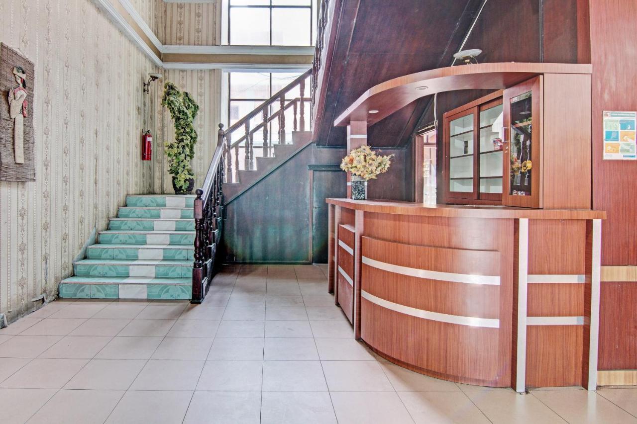 Oyo 92551 Netra Hotel Ujunbatu Buitenkant foto